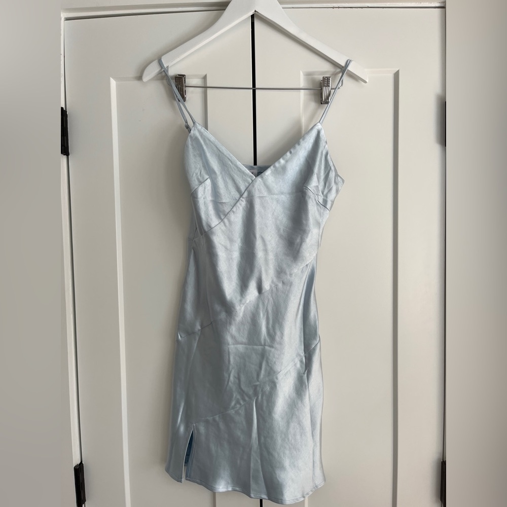 Princess Polly light blue mini dress with slit, new with tags, size US 6